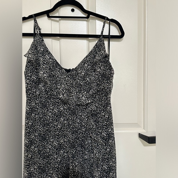 Express Size Small Black & White Print Pattern High-Low Ruffle Dress (Like New!) - Picture 4 of 7